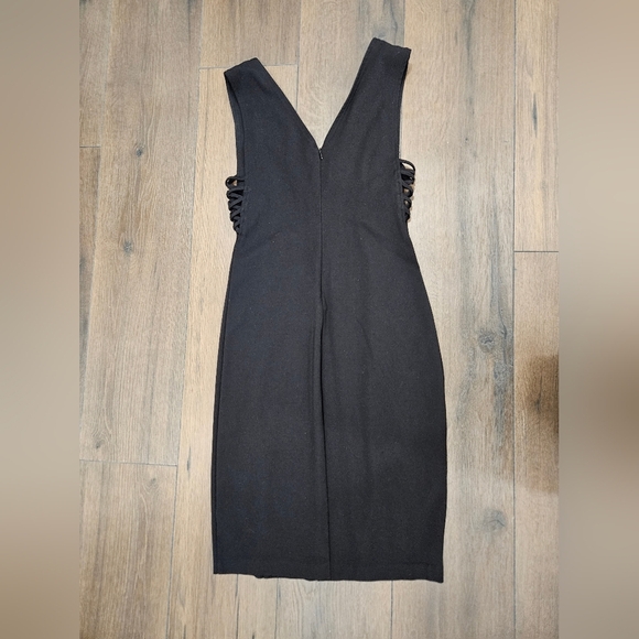 Cupcakes and Cashmere LBD - SIZE M - Picture 7 of 10